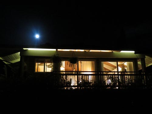 Maui Cottage Full Moon View