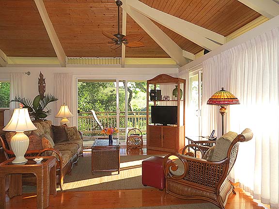 Maui Cottage Living Room